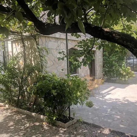 Makeljica House